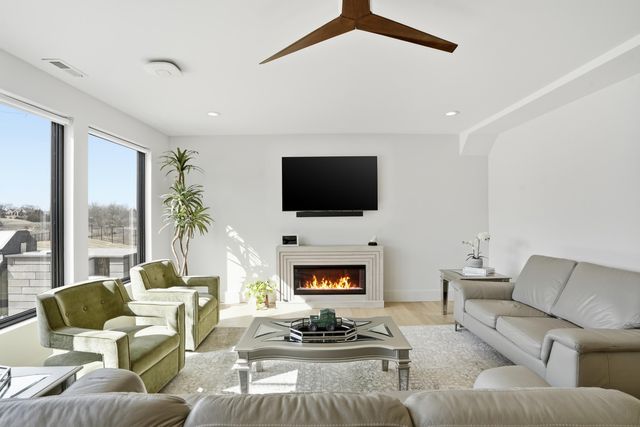 10092 Tall Grass Trail, St. John, IN 46373