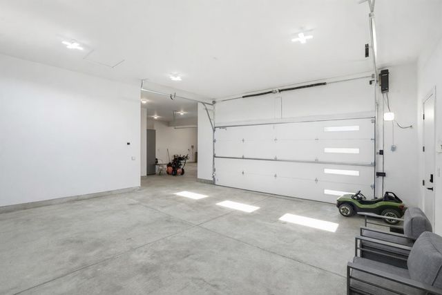 10092 Tall Grass Trail, St. John, IN 46373