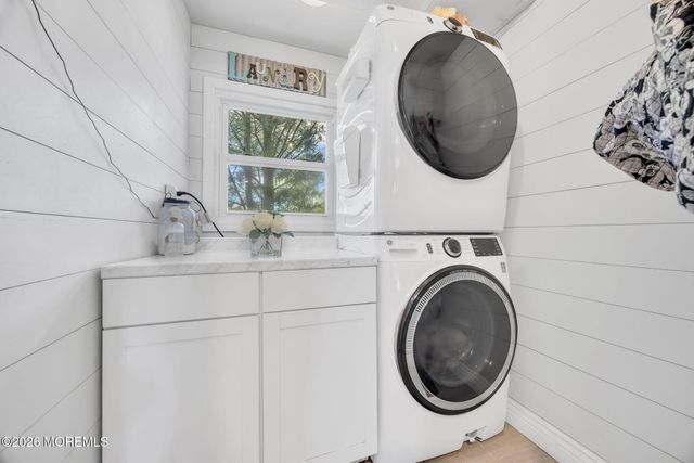 7 Stratford Drive, Old Bridge, NJ 08857