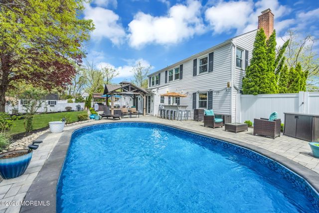 7 Stratford Drive, Old Bridge, NJ 08857