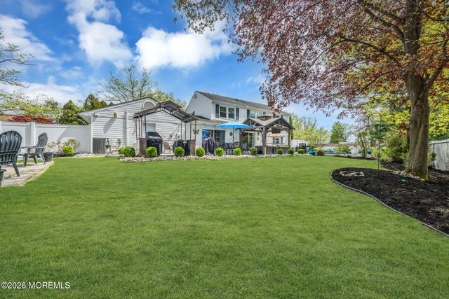 7 Stratford Drive, Old Bridge, NJ 08857