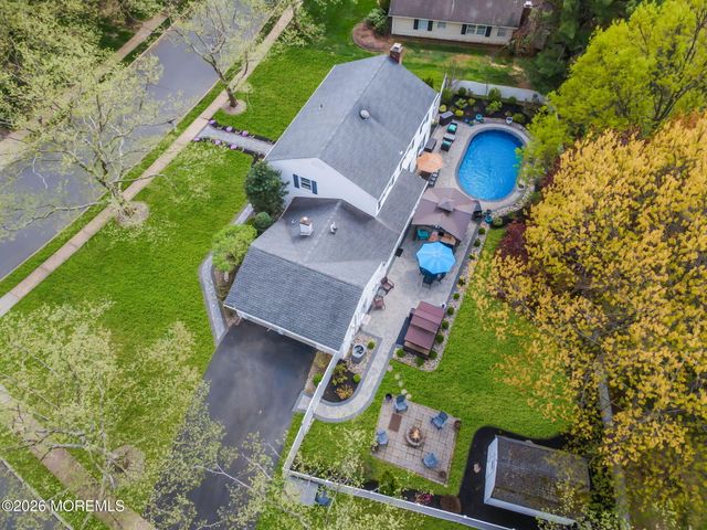 7 Stratford Drive, Old Bridge, NJ 08857