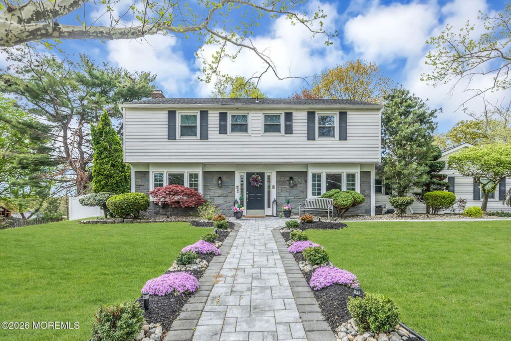 7 Stratford Drive, Old Bridge, NJ 08857