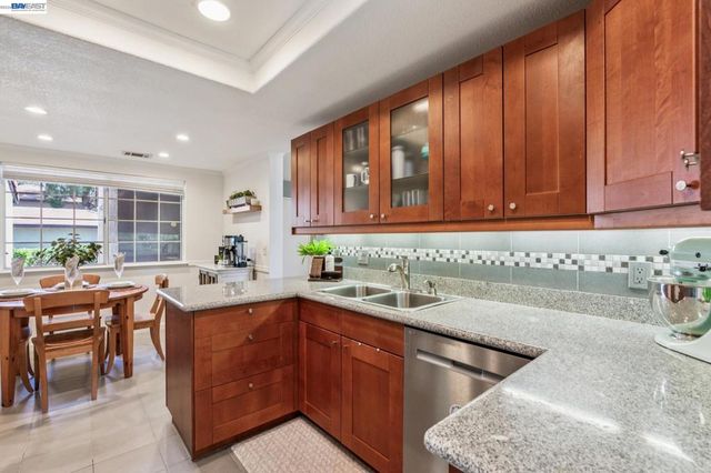 1307 Chateau Cmn, Livermore, CA 94550