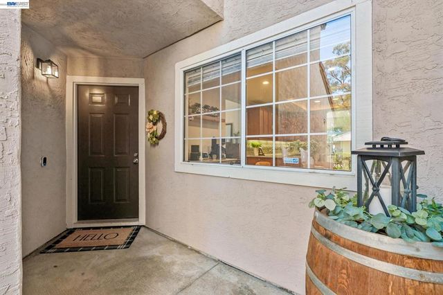 1307 Chateau Cmn, Livermore, CA 94550