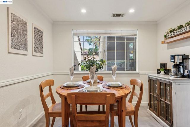 1307 Chateau Cmn, Livermore, CA 94550