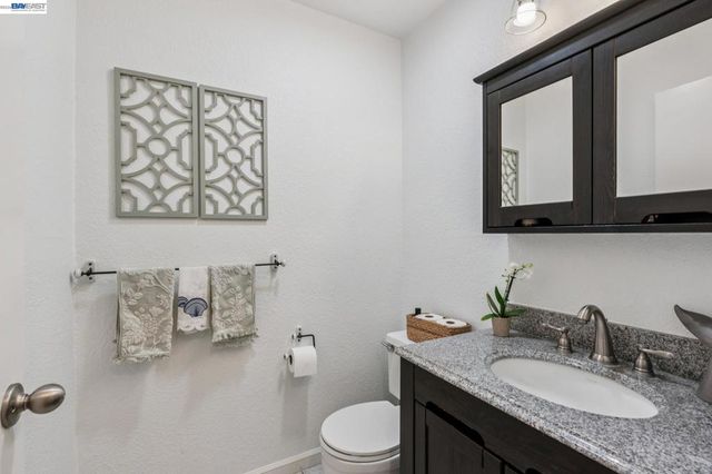 1307 Chateau Cmn, Livermore, CA 94550