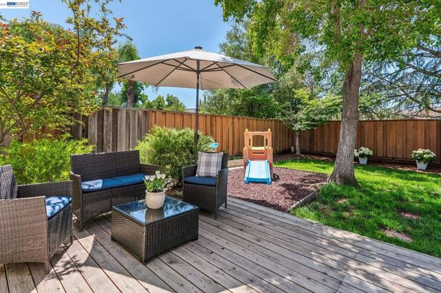 1307 Chateau Cmn, Livermore, CA 94550