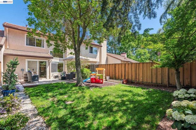 1307 Chateau Cmn, Livermore, CA 94550