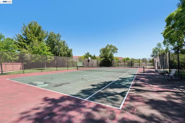 1307 Chateau Cmn, Livermore, CA 94550