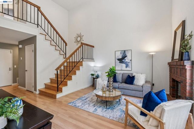 1307 Chateau Cmn, Livermore, CA 94550