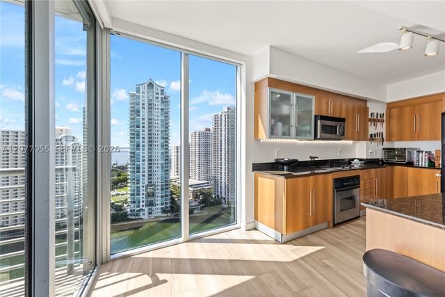 325 S Biscayne Blvd 2723, Miami, FL 33131