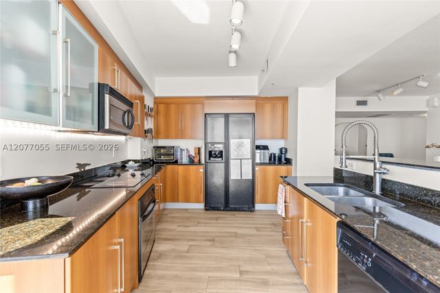 325 S Biscayne Blvd 2723, Miami, FL 33131