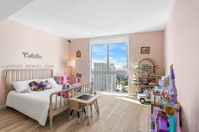 325 S Biscayne Blvd 2723, Miami, FL 33131