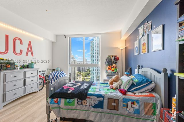 325 S Biscayne Blvd 2723, Miami, FL 33131