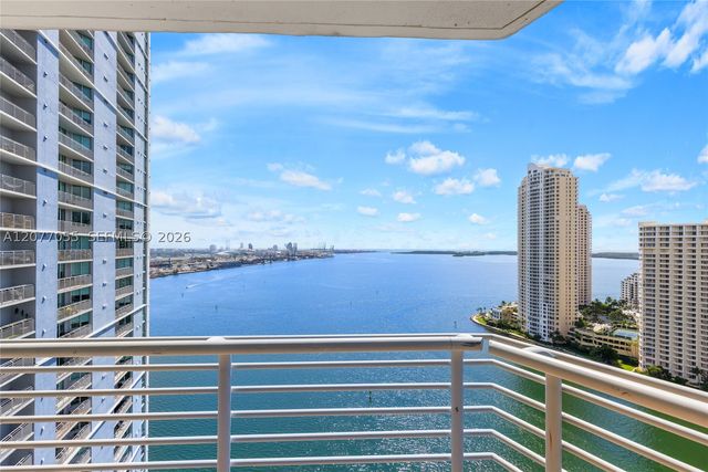 325 S Biscayne Blvd 2723, Miami, FL 33131