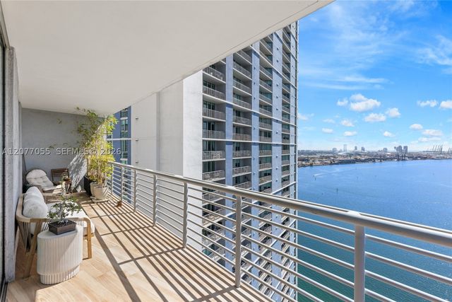 325 S Biscayne Blvd 2723, Miami, FL 33131