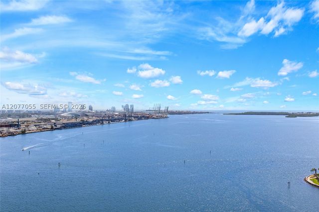 325 S Biscayne Blvd 2723, Miami, FL 33131