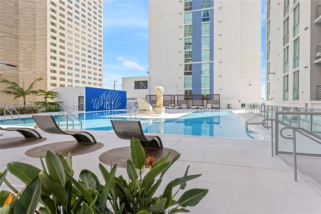 325 S Biscayne Blvd 2723, Miami, FL 33131
