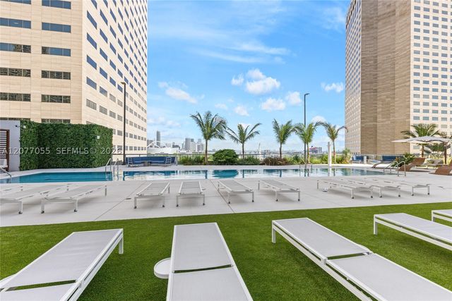 325 S Biscayne Blvd 2723, Miami, FL 33131