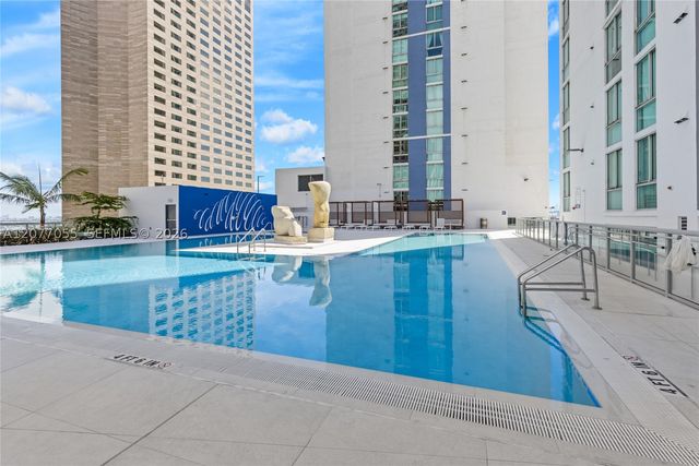 325 S Biscayne Blvd 2723, Miami, FL 33131