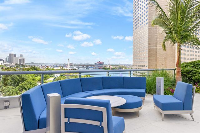 325 S Biscayne Blvd 2723, Miami, FL 33131