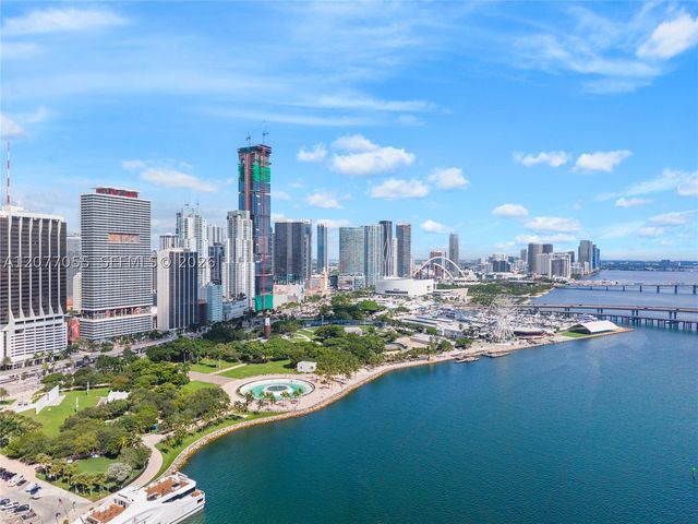325 S Biscayne Blvd 2723, Miami, FL 33131