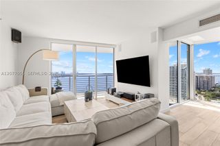 325 S Biscayne Blvd 2723, Miami, FL 33131