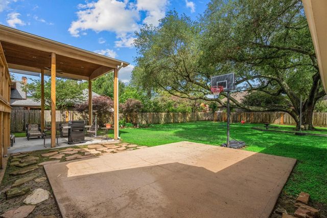 16106 Capri Drive, Jersey Village, TX 77040