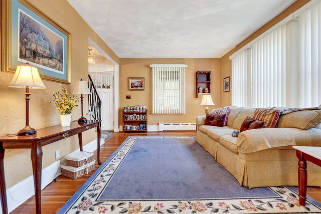 9 Cottage Street, Melrose, MA 02176