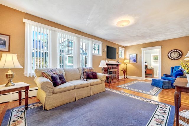9 Cottage Street, Melrose, MA 02176