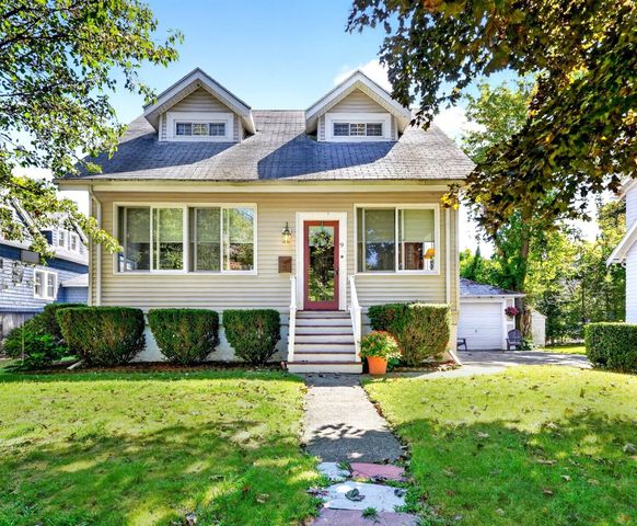 9 Cottage Street, Melrose, MA 02176