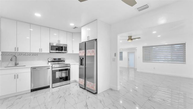 3375 SW 1st St, Miami, FL 33135