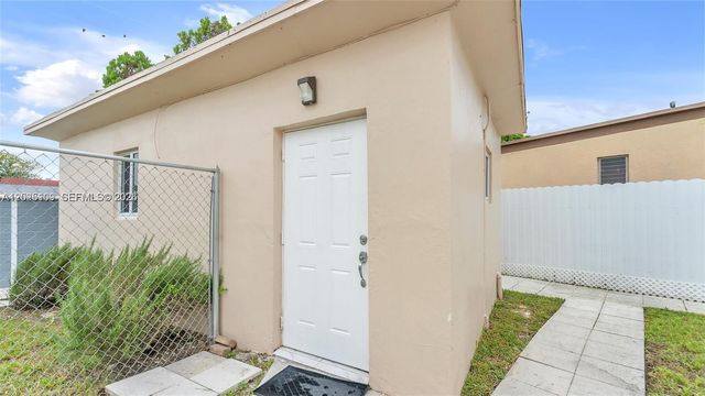 3375 SW 1st St, Miami, FL 33135