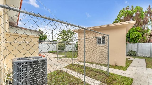 3375 SW 1st St, Miami, FL 33135