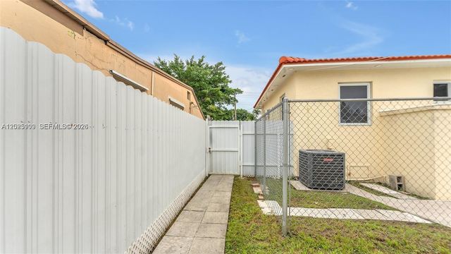 3375 SW 1st St, Miami, FL 33135