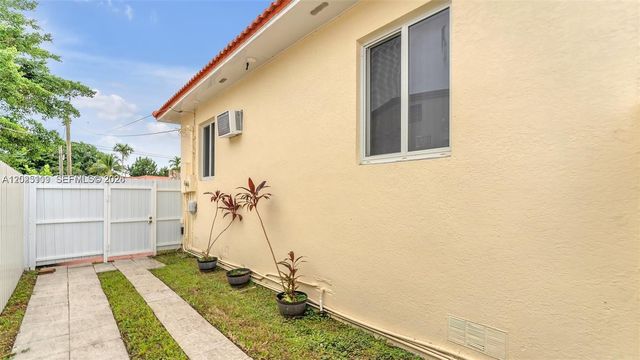 3375 SW 1st St, Miami, FL 33135
