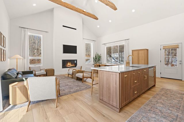 6848 E Lake Bluffs Drive, Traverse City, MI 49684