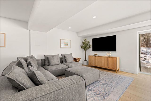 6848 E Lake Bluffs Drive, Traverse City, MI 49684