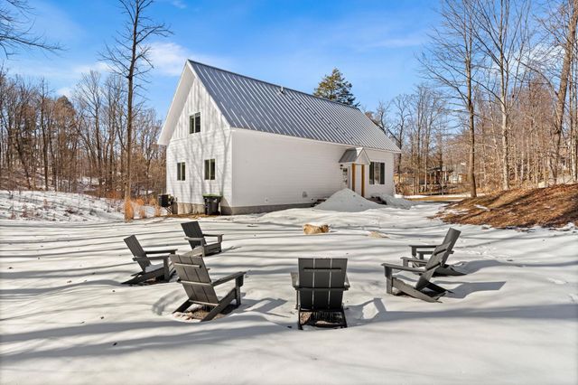 6848 E Lake Bluffs Drive, Traverse City, MI 49684