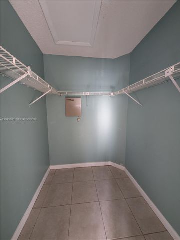 7502 NW 33rd St, Lauderhill, FL 33319