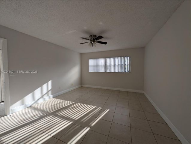 7502 NW 33rd St, Lauderhill, FL 33319