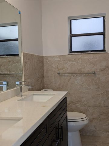7502 NW 33rd St, Lauderhill, FL 33319