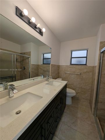 7502 NW 33rd St, Lauderhill, FL 33319