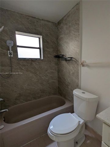 7502 NW 33rd St, Lauderhill, FL 33319