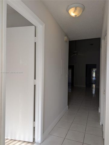 7502 NW 33rd St, Lauderhill, FL 33319