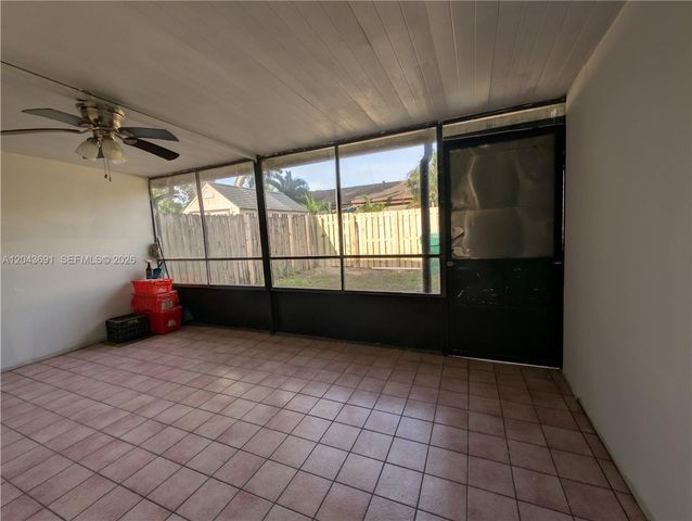 7502 NW 33rd St, Lauderhill, FL 33319