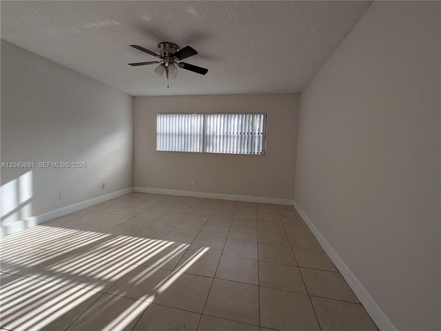 7502 NW 33rd St, Lauderhill, FL 33319