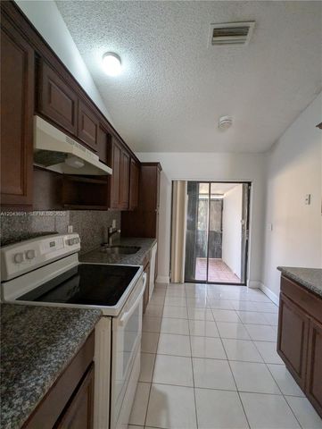 7502 NW 33rd St, Lauderhill, FL 33319