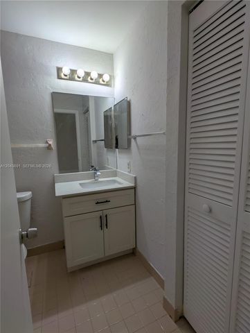7502 NW 33rd St, Lauderhill, FL 33319